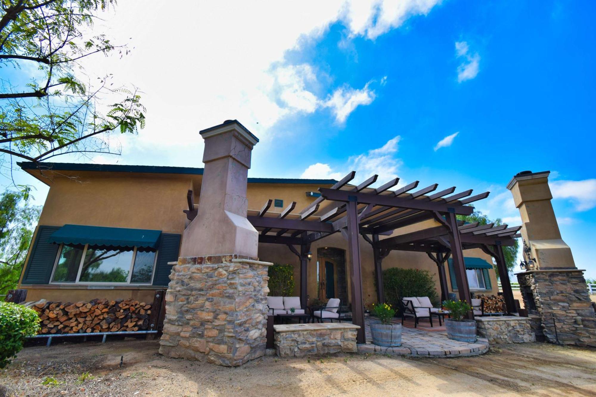ホテル Peppertree Lane Ranch -- Seven-Acre Ranch In The Heart Of Wine Country テメキュラ エクステリア 写真